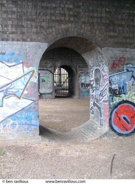 Graffiti under Upperton Road bridge: Upperton Road, Leicester, 20 March 2004