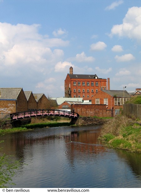Mill and factory buildings at Frog Island: Frog Island, Leicester, 17 April 2004