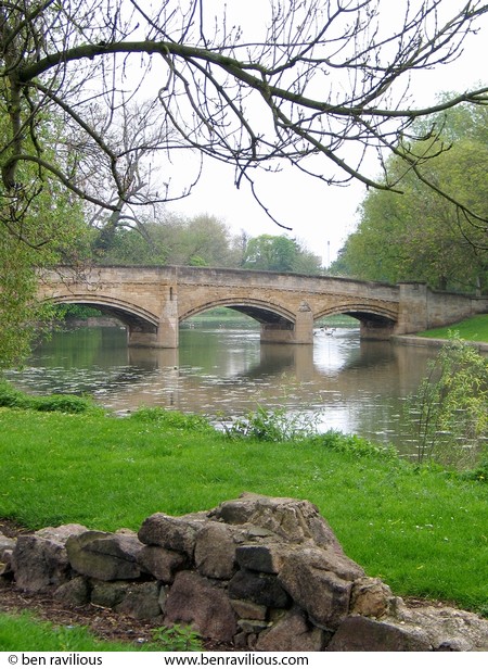 Bridge over River Soar: Abbey Park, Leicester, 01 May 2004