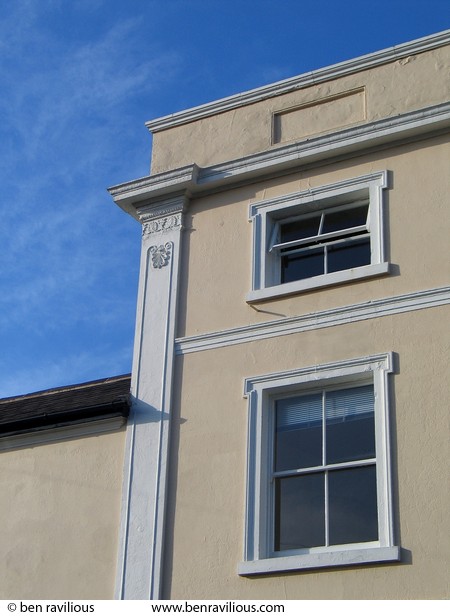 Stucco(?) detail on georgian-style house: Upper King Street, Leicester, 03 May 2004