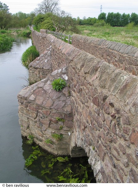 Aylestone Packhorse bridge: Sanvey Lane, Aylestone, Leicester, 07 May 2004