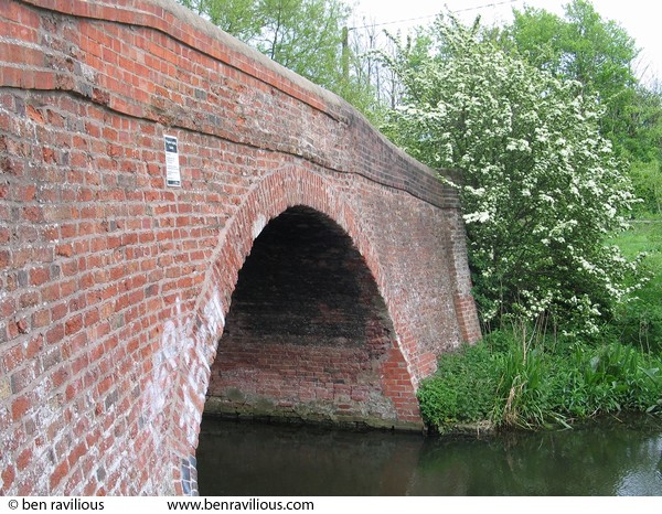 Canal Bridge: Sanvey Lane, Aylestone, Leicester, 07 May 2004