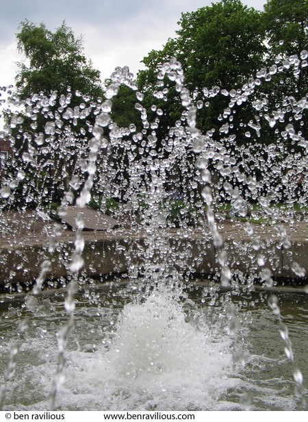 Leicester Cathedral fountain: St Martins, Leicester, 15 May 2004