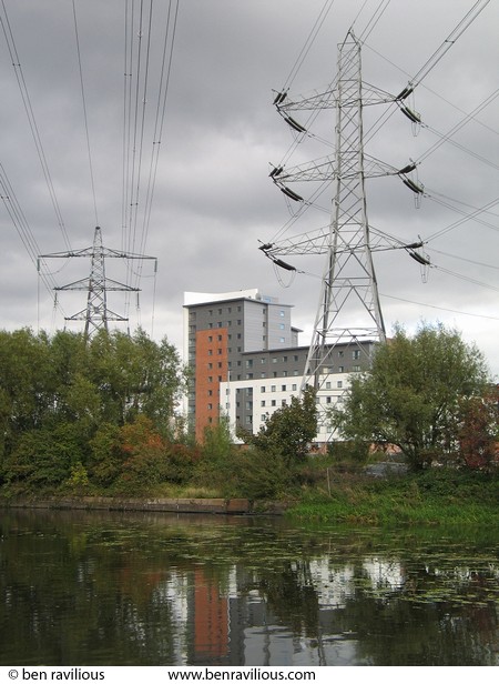 Pylons and block of flats near Grand Union Canal: Upperton Road, Leicester, 09 October 2004