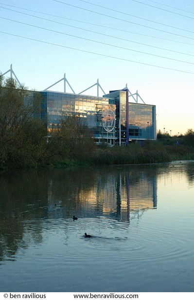 LCFC Walkers Stadium and canal at dusk: Upperton Road, Leicester, 26 October 2004