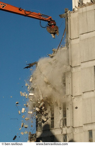 Demolition of James Went building: Oxford Street, Leicester, 13 November 2004