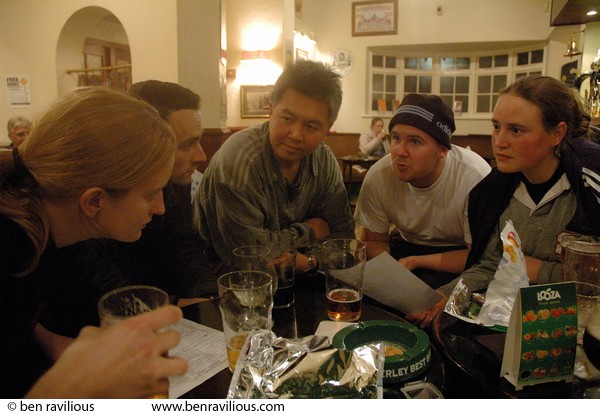 Pub quiz at the Swan and Rushes: Infirmary Square, Leicester, 18 November 2004