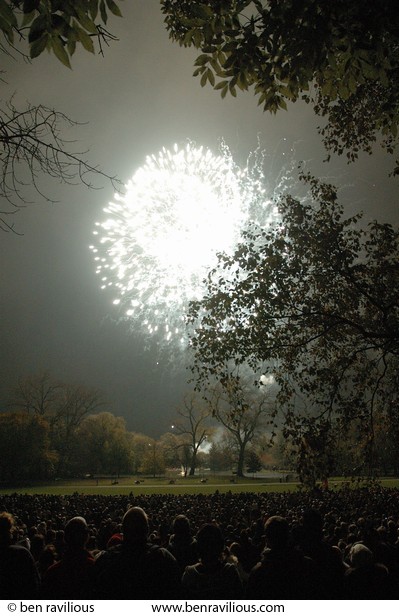 Crowds at Bonfire Night fireworks display: Abbey Park, Leicester, 05 November 2005