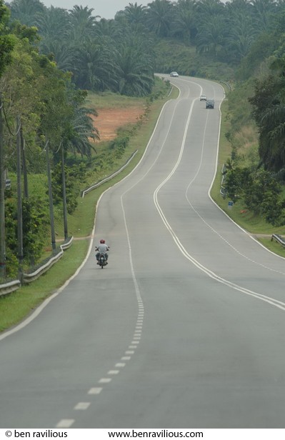 Road: Kota Tinggi, Malaysia, 20 December 2005