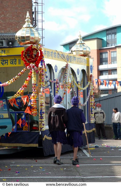 Vaisakhi Carriage: Holy Bones, Leicester, 09 April 2006