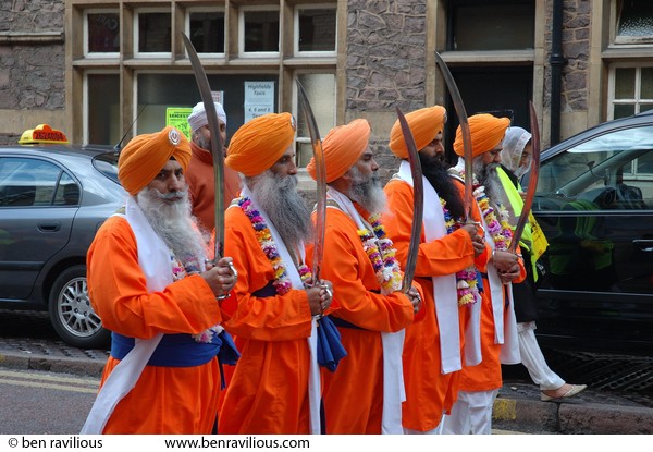 Vaisakhi sword bearers: Humberstone Gate, Leicester, 09 April 2006