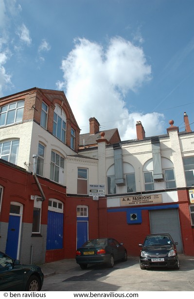 Cul de sac: Halstead Street, Spinney Hills, Leicester, 05 June 2006