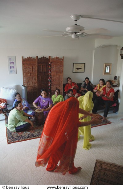 Dancing at an hindu oil ceremony: Bukit Batok, Singapore, 30 June 2006