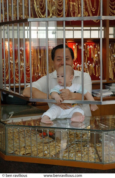 Jewellers shop: Serangoon Road, Singapore, 30 June 2006