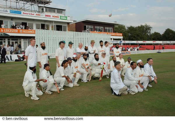 Imams & christian cricket players team photo: Imams vs Christian Clerics cricket match, Leicestershire Country Cricket Ground, Grace Road, Leicester, 11 September 2006