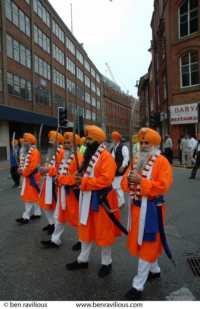 Panj Piaray (five beloved) bearing swords: Vaisakhi Parade 2007, Humberstone Gate & Rutland Street, Leicester, 22 April 2007