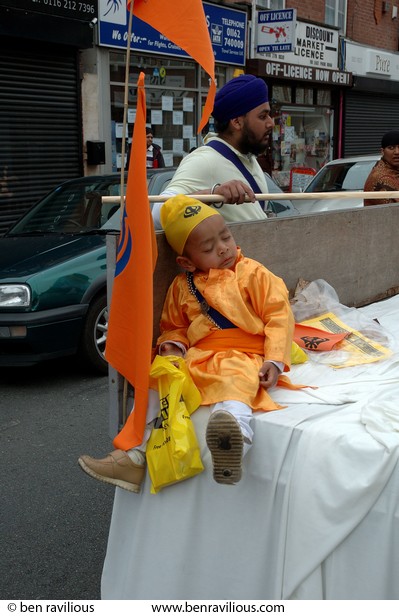 Sleeping sikh boy: Vaisakhi Parade 2007, East Park Road, Leicester, 22 April 2007