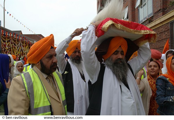Carrying the holy book to the gurdwara: Vaisakhi Parade 2007, East Park Road, Leicester, 22 April 2007