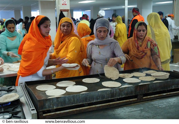 Volunteers making chapatis: Vaisakhi Parade 2007, Guru Tegh Bahadur Gurdwara, East Park Road, Leicester, 22 April 2007