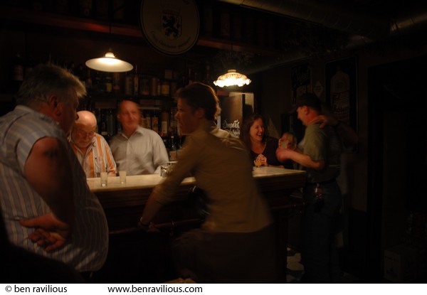 t Dreupelkot jenever bar: Ghent, Belgium, 28 April 2007
