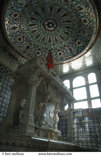 Digambara Shrine at Leicester Jain Temple: Oxford Street, Leicester, 09 June 2007